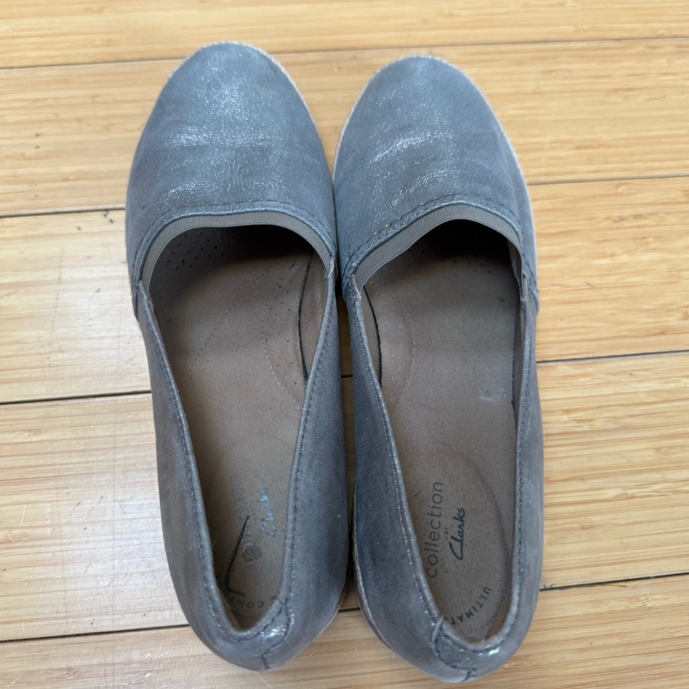Clarks Metallic Grey Slip-On Loafers, women’s 8.5 - Picture 2 of 9